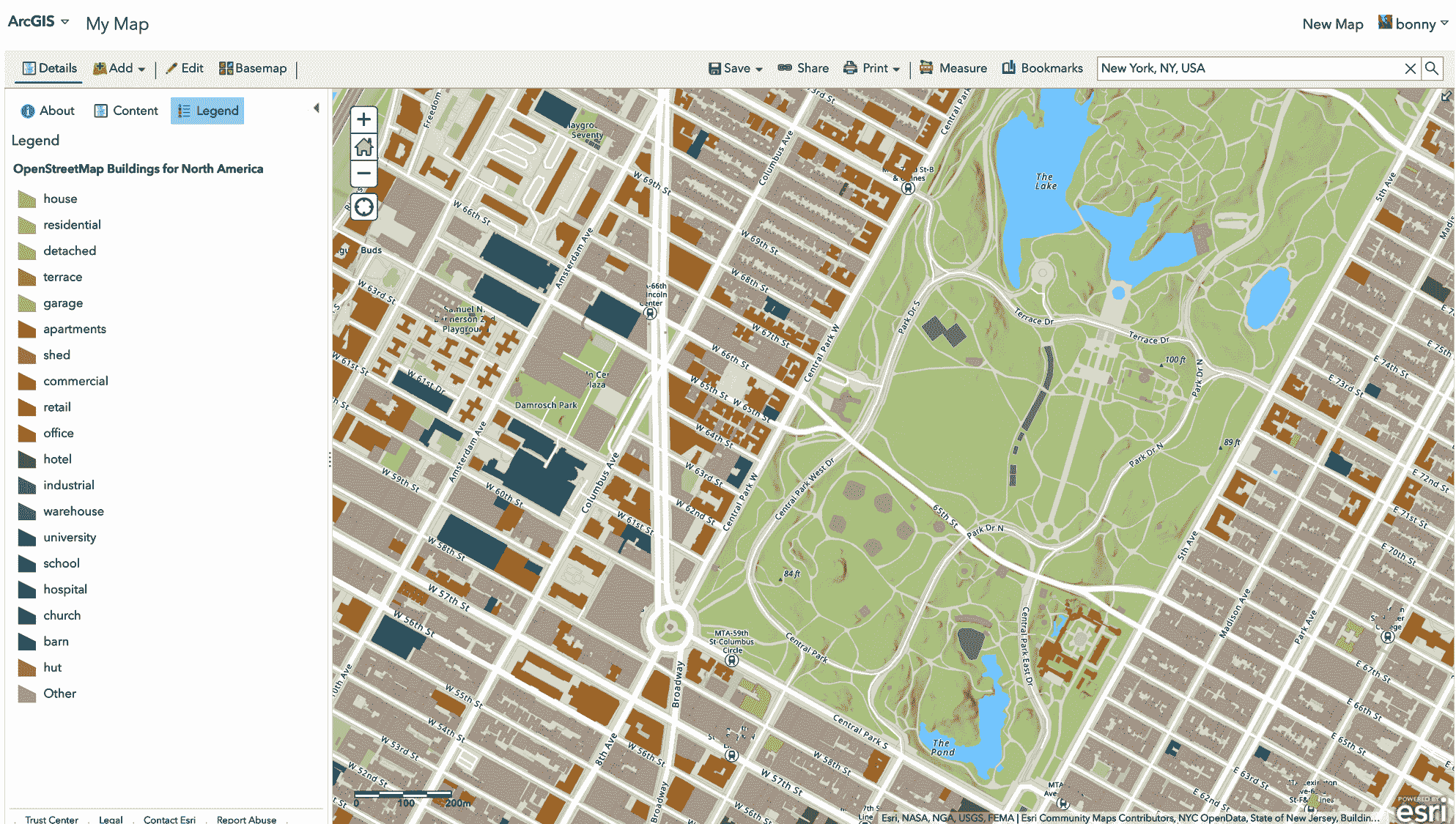 ArcGIS 渲染的矢量数据显示纽约市的建筑类型，附带属性表